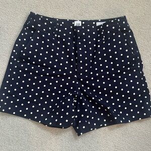 NWOT size 8, Gap Factory Downtown Khaki shorts in navy white polka dots